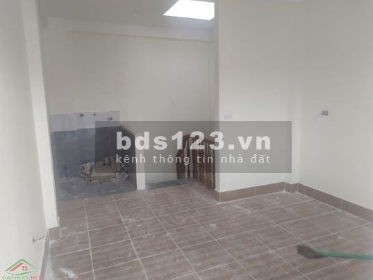 Bán gấp nhà ở Giáp Nhị, Hoàng Mai, thoáng mới 100%, ô tô diện tích 35m2, 5 tầng lh 0936922525