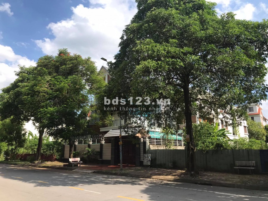 Bán đất mặt đường Đinh Tiên Hoàng, TP HD, dt 68m2, mt 4m, đường 21.5m, giá cực tốt