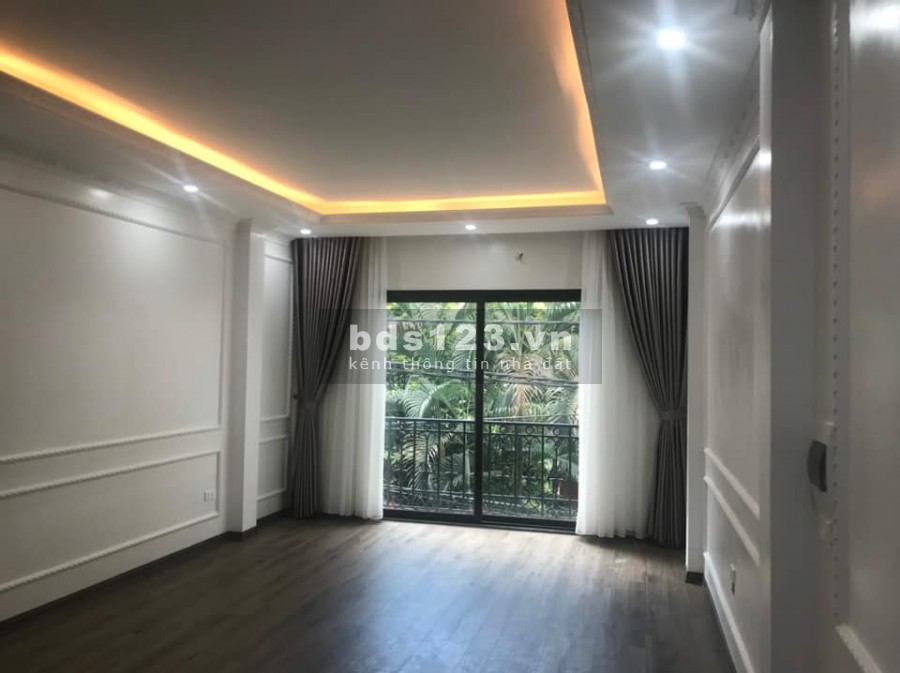 Bán nhà nguyên căn Quận Long Biên Bồ Đề nhà mới đẹp ngõ thông ô tô gara, sổ chính chủ