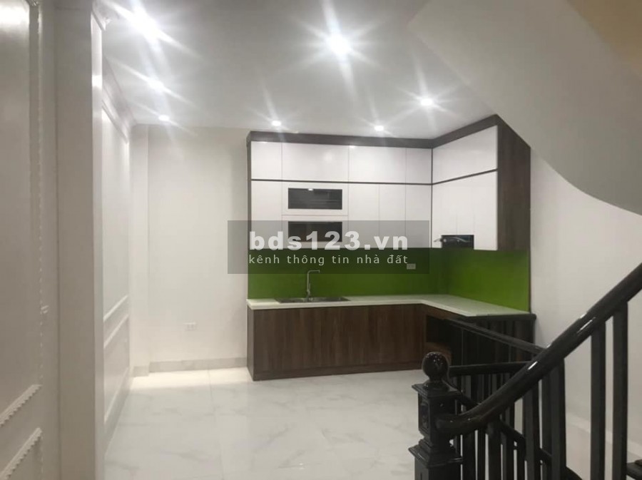 Bán nhà nguyên căn Quận Long Biên Bồ Đề nhà mới đẹp ngõ thông ô tô gara, sổ chính chủ