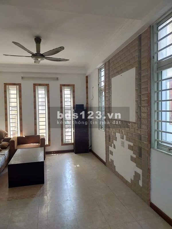 Bán nhà 3 tháng 2 Quận 11, diện tích sử dụng 24m2, giá bán 2.3 tỷ, liên hệ 0932501298.
