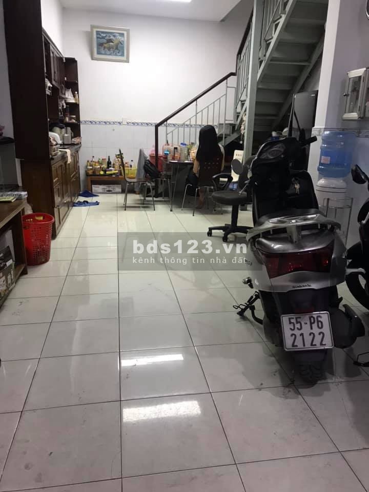 Bán nhà 40m2, 1lầu, sân thượng, giá 3,9 tỷ đường Nhất Chi Mai, P.13, Q.Tân Bình.