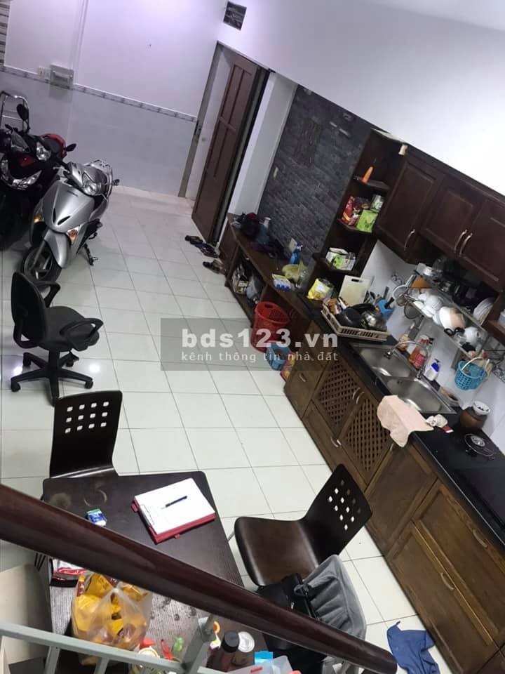 Bán nhà 40m2, 1lầu, sân thượng, giá 3,9 tỷ đường Nhất Chi Mai, P.13, Q.Tân Bình.