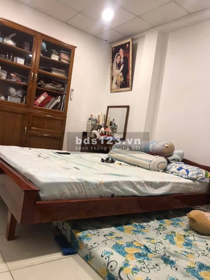 Bán nhà 40m2, 1lầu, sân thượng, giá 3,9 tỷ đường Nhất Chi Mai, P.13, Q.Tân Bình.