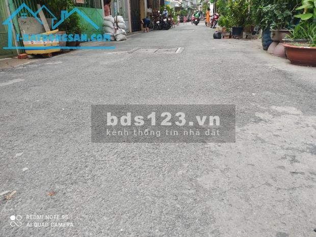 Bán nhà 40m2, 1lầu, sân thượng, giá 3,9 tỷ đường Nhất Chi Mai, P.13, Q.Tân Bình.