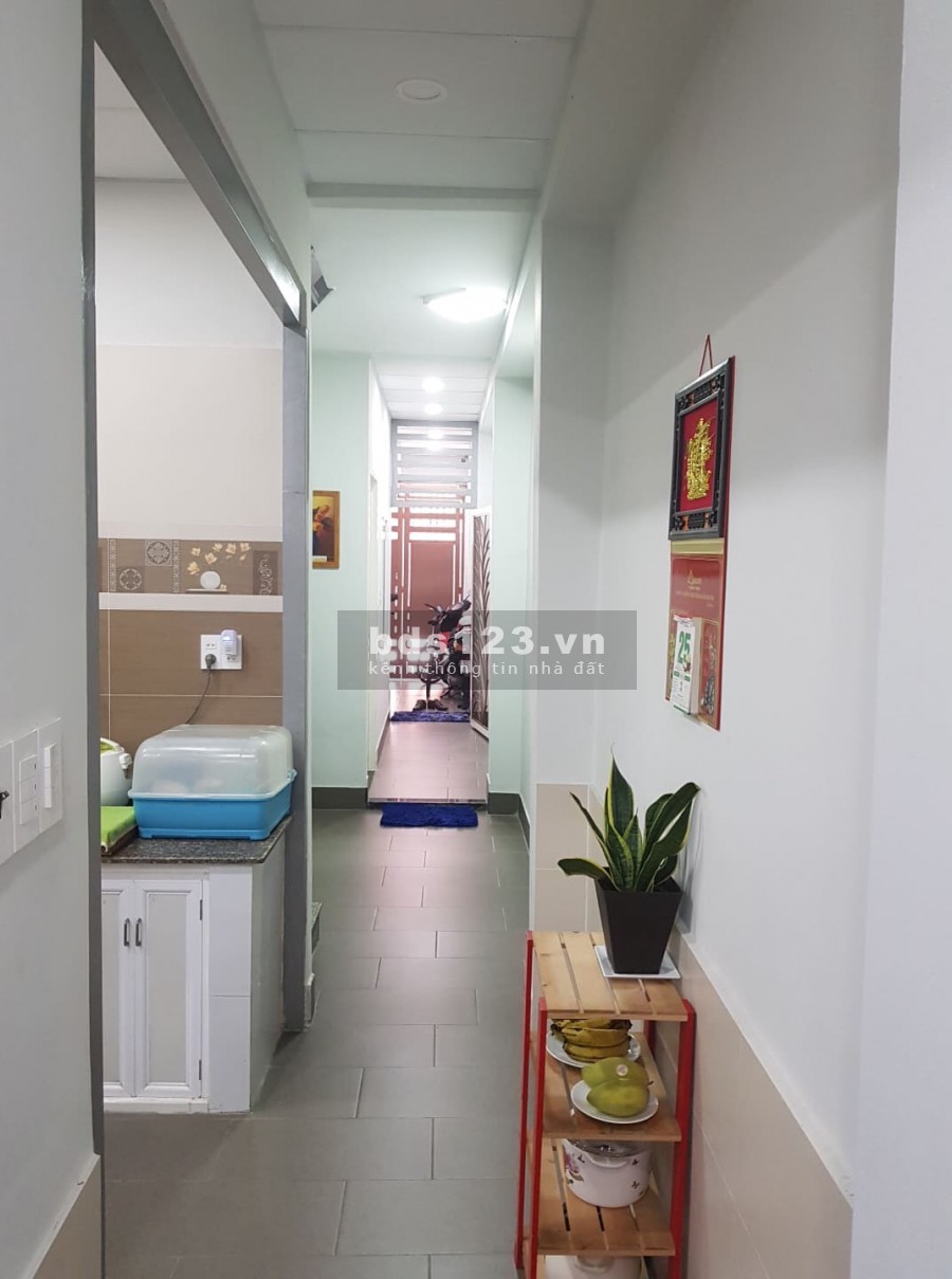 Nhà nguyên căn cần bán Tô Hiến Thành, Quận 10, diện tích 40m2, ngang 4m, có 3 phòng ngủ