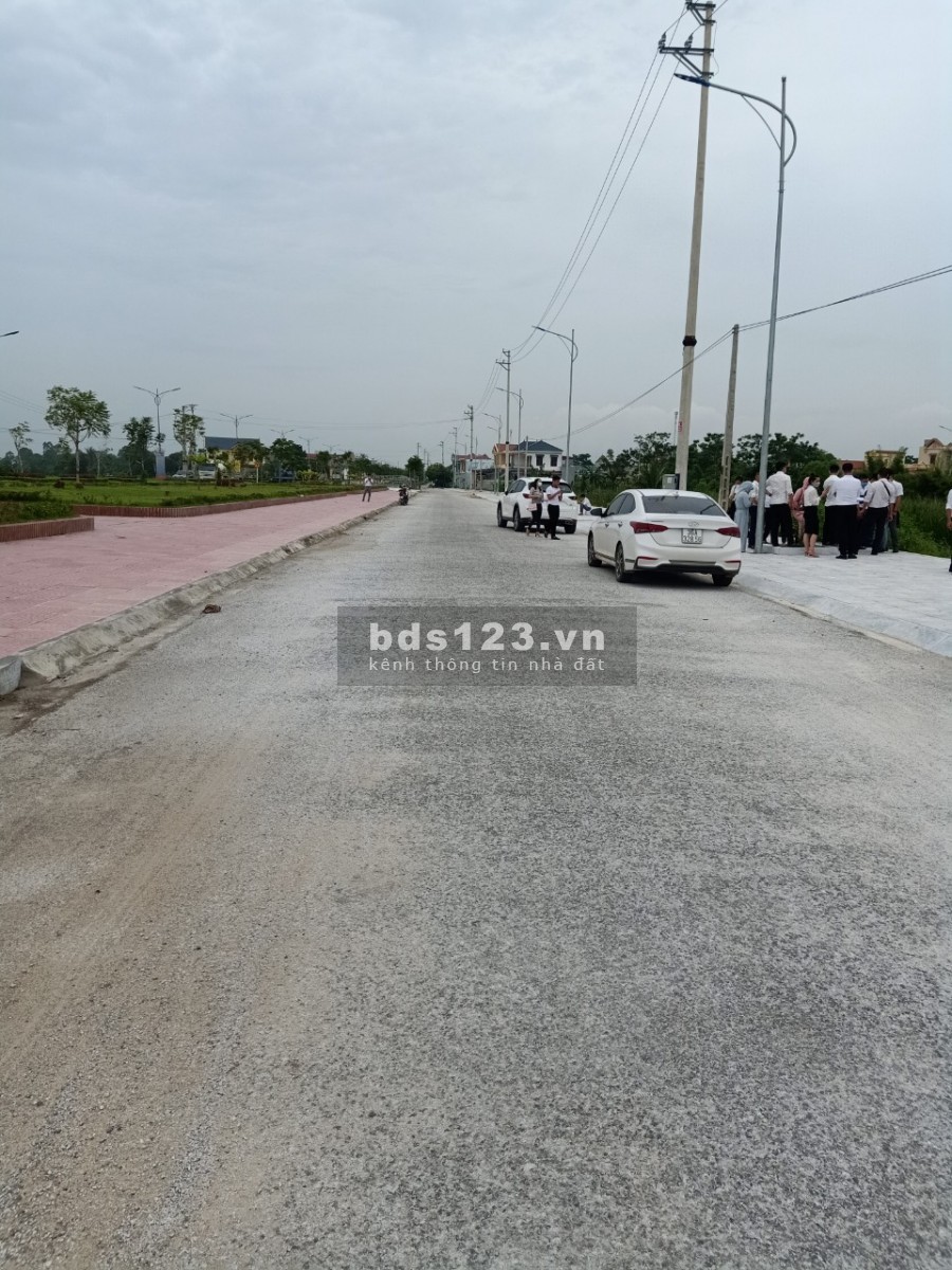 Bán lô liền kề khu đô thi mới Hoằng Đạo mặt tiền 6m, đường 40m liên hệ 0915285670
