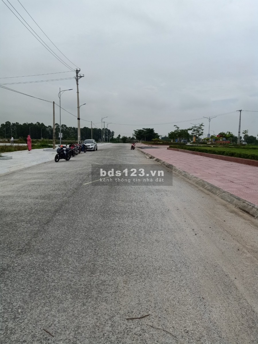Bán lô liền kề khu đô thi mới Hoằng Đạo mặt tiền 6m, đường 40m liên hệ 0915285670