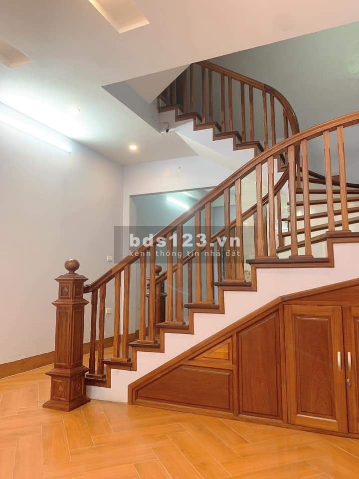 Bán nhà Phú Đô diện tích 40m2 xây 5 tầng, oto gần nhà kinh doanh tấp nập giá 3,65 tỷ