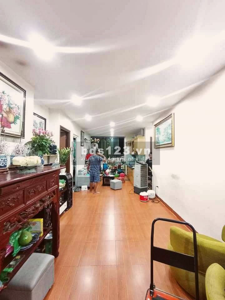 Bán nhà ở trung tâm Văn Quán Hà Đông, đúc kiên cố 4 tầng, sổ đỏ chính chủ sẵn sàng cho giao dịch