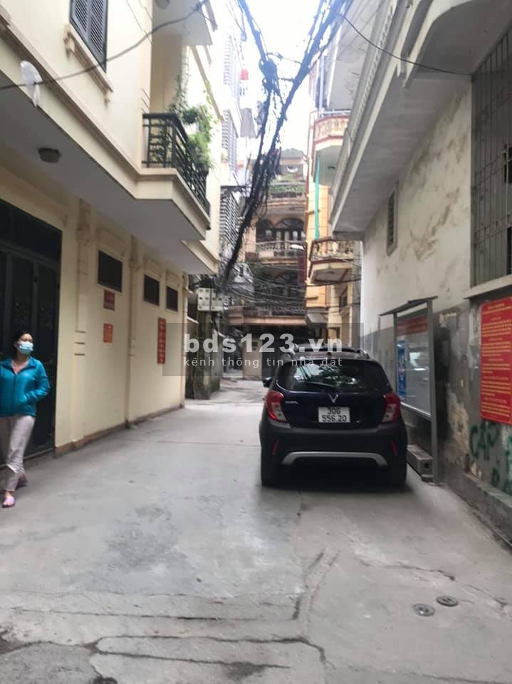 Bán nhà ngõ Hoàng Cầu, gần hồ, diện tích sử dụng giá bán nhỉnh 3 tỷ, sổ đỏ đẹp, bàn giao ngay