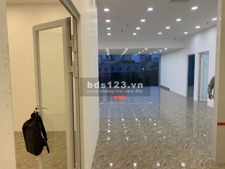Cho thuê sàn thương mại giá Covid chỉ 8$/m2/tháng với diện tích 190m2 tại chung cư HVQP