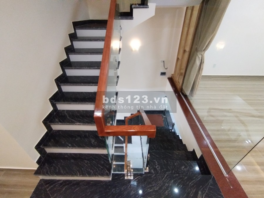 Siêu phẩm Nhà Hoàng Quý, Lê Chân 4 tầng diện tích sử dụng 87m2, xây mới giá 5,25 tỷ