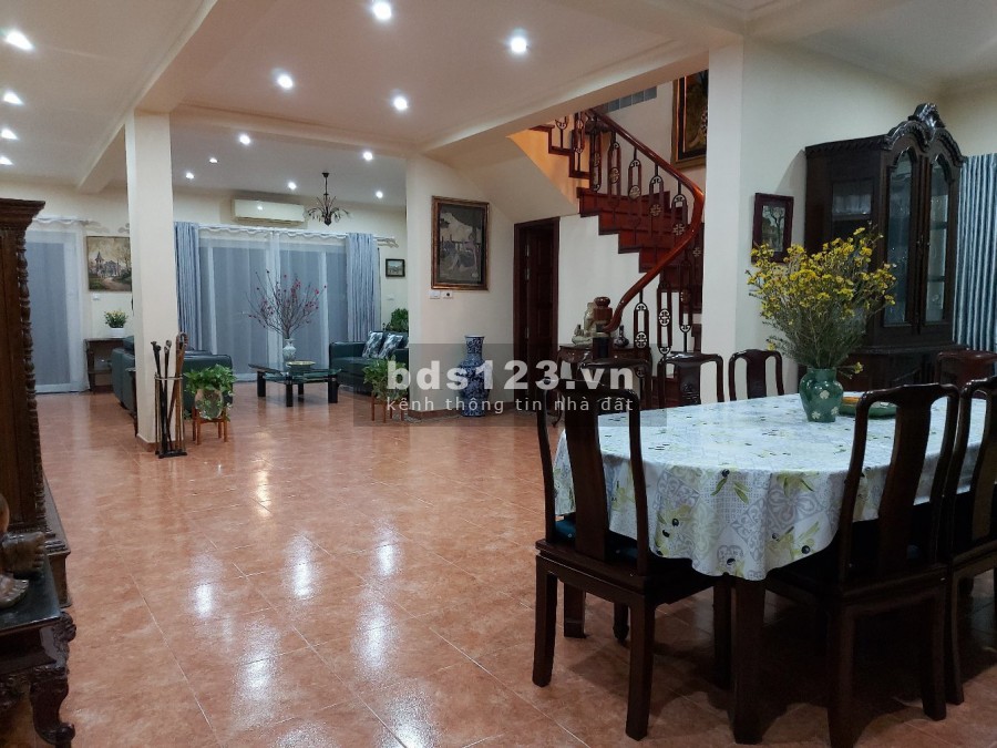 Bán BT 3 tầng 325m2, mặt tiền 15m, tại đường Hoa Bằng Lăng, KĐT Quang Minh - LH 0973781843 Ánh.