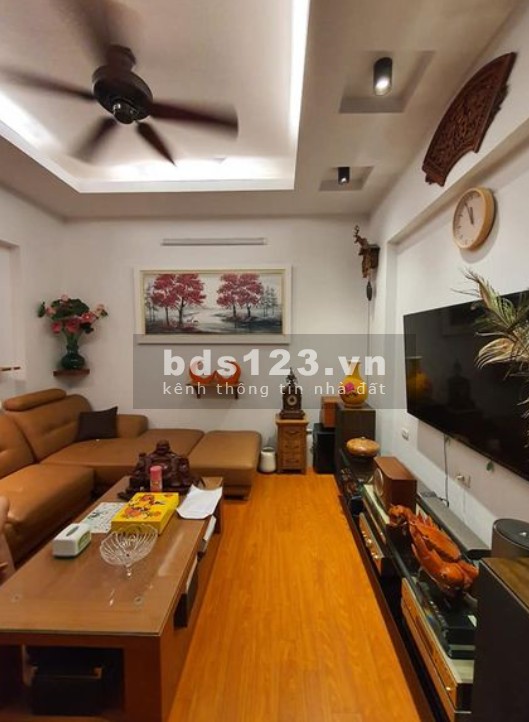 Bán nhà Quận Nam Từ Liêm, ngõ ô tô, tặng nội thát, dt 55m2, 5 tầng, mặt tiền rộng, chỉ nhỉnh 5 tỷ