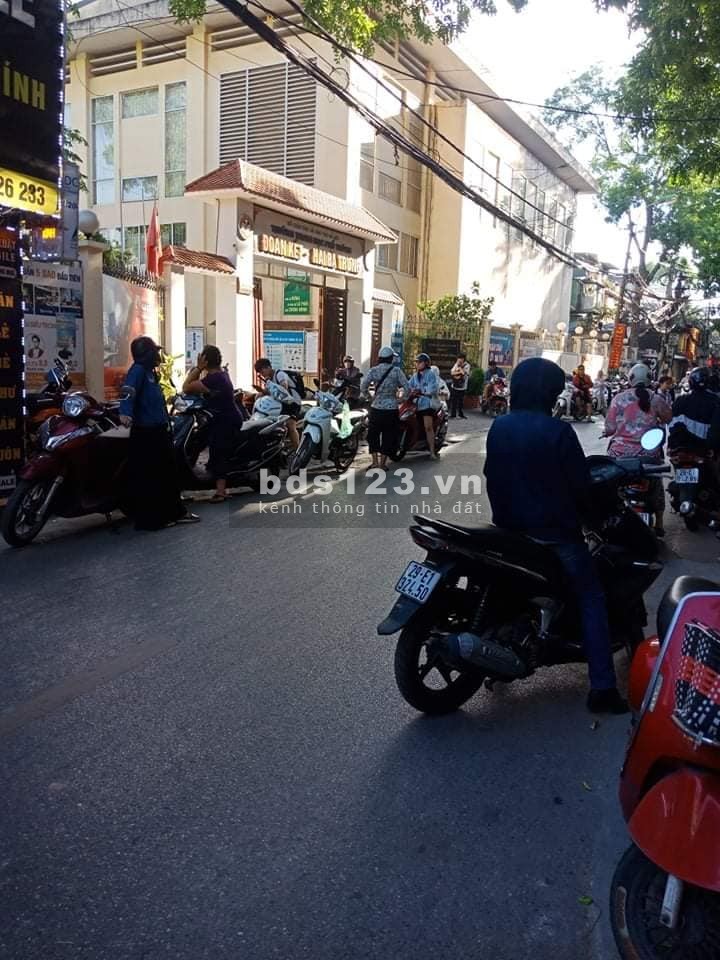 Bán nhà siêu VIP phố Lê Thanh Nghị kinh doanh ô tô vào nhà dt 50m giá bán 5.6 tỷ