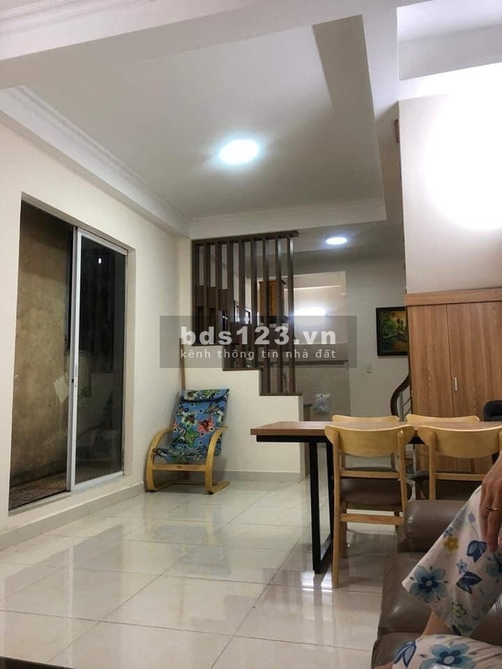 Bán nhà Huỳnh Văn Bánh, Phú Nhuận, DT(4m x12m), giá chỉ 5,6 tỷ, vị trí VIP để kinh doanh