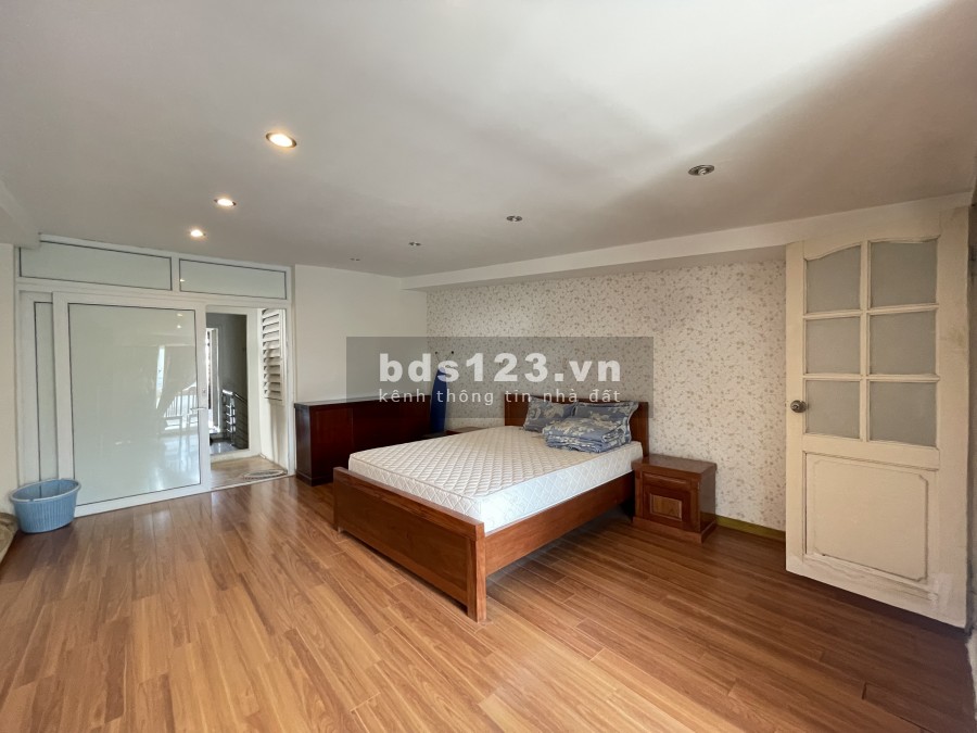 Cho thuê căn hộ studio view trực diện mặt Hồ Tây full đồ giá 650$/tháng, liên hệ 0966286718