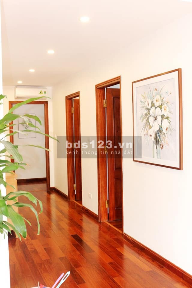 Tòa Apartment mặt phố đường Tây Hồ Quảng An View Hồ Tây diện tích 193m2, giá bán 73 tỷ