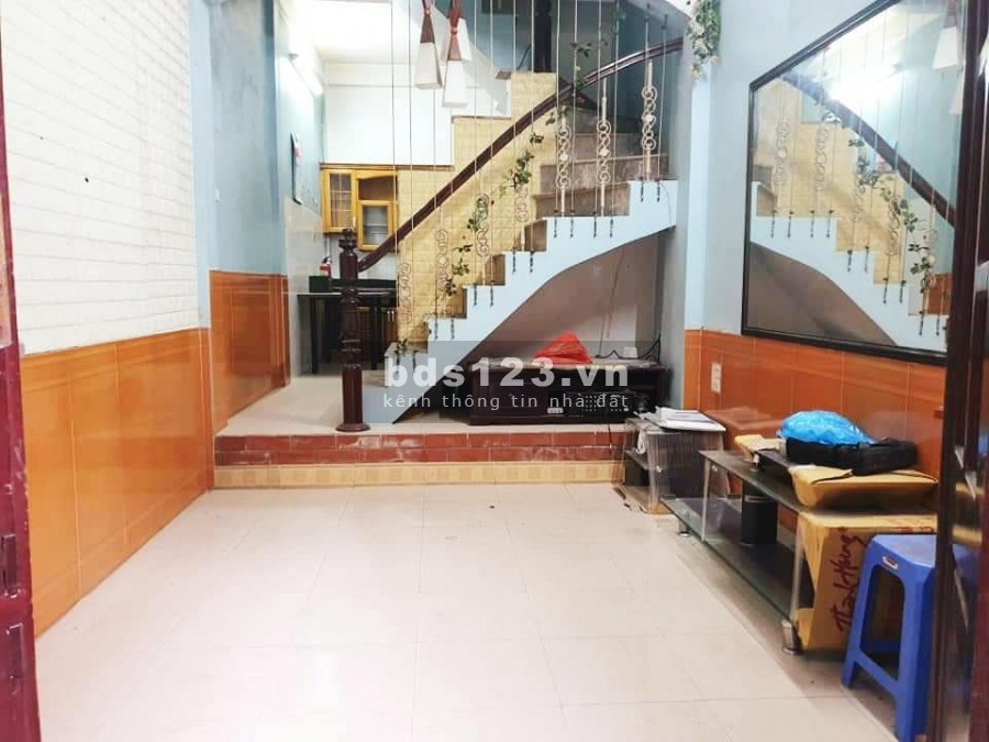 Bán nhà nguyên căn Trần Khát Chân, ngõ nông thông thoáng, gần phố, giá bán 2.98 tỷ