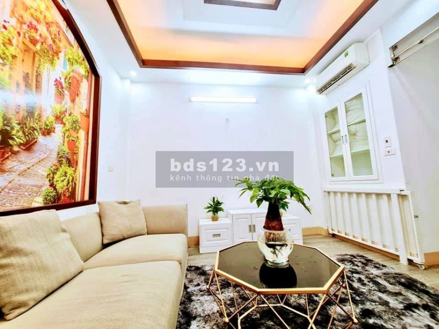 Bán nhà nguyên căn đúc kiên cố, cách ngã Tư Sở 400m, khu phân lô, giá bán 2 tỷ, sổ sẵn