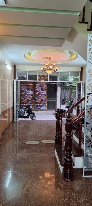 Bán nhà Bồ Đề, tặng nội thất sang trọng, diện tích sử dụng 62m2, giá bán 4.5 tỷ, 5 tầng đúc
