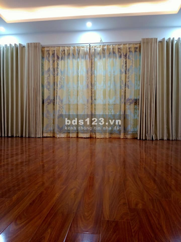 Bán nhà MP Khâm Thiên 90m 4t mt 4.5m chỉ 25.6 tỷ Đống Đa