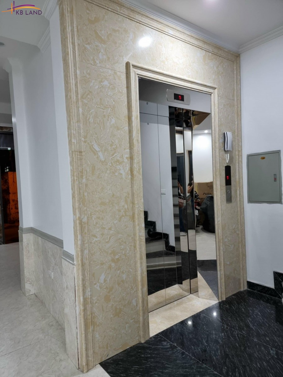 Bán căn hộ dịch vụ Chùa Bộc, 101m2x9T, lô góc, ôtô, 23 phòng, DT 180tr/tháng, 26 tỷ 6