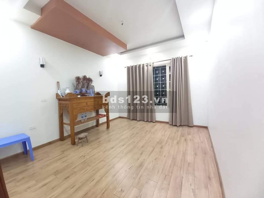 Bán một cái nhà phân lô quân đội Lê Trọng Tấn quá đẹp, giá 4.4 tỷ, có sẵn nội thất 90%