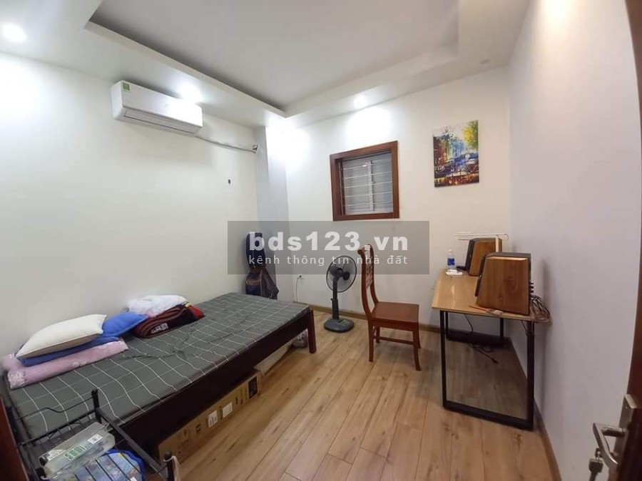Bán một cái nhà phân lô quân đội Lê Trọng Tấn quá đẹp, giá 4.4 tỷ, có sẵn nội thất 90%