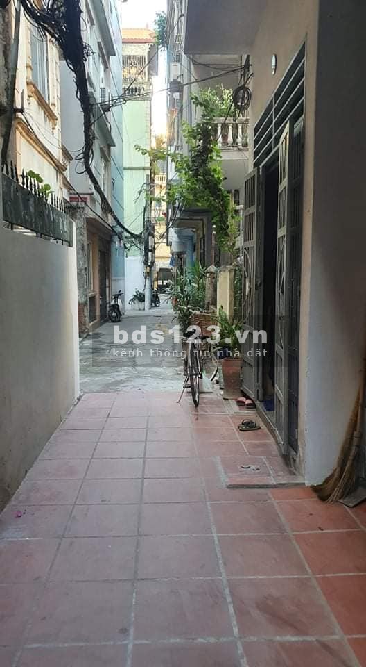 Bán nhà nguyên căn hoa hậu Nguyễn Khánh Toàn, dt 22/27m, 5 tầng, mt 3.1m, giá 3.3 tỷ, lh 0975513371