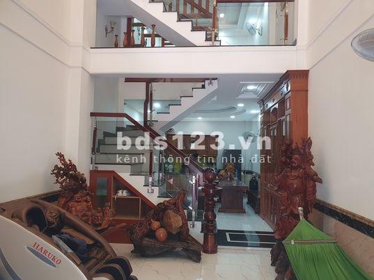 Bán nhà Tân Bình giá rẻ | Nhà đẹp vị trí tốt, tặng kèm 230m2 giá chỉ 5.8 tỷ