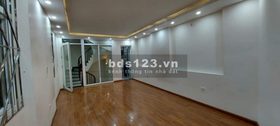 Bán nhà Minh Khai ngõ ô tô gần phố nhà đẹp, đúc kiên cố 5 tầng, pháp lí chuẩn, mt 5.5m
