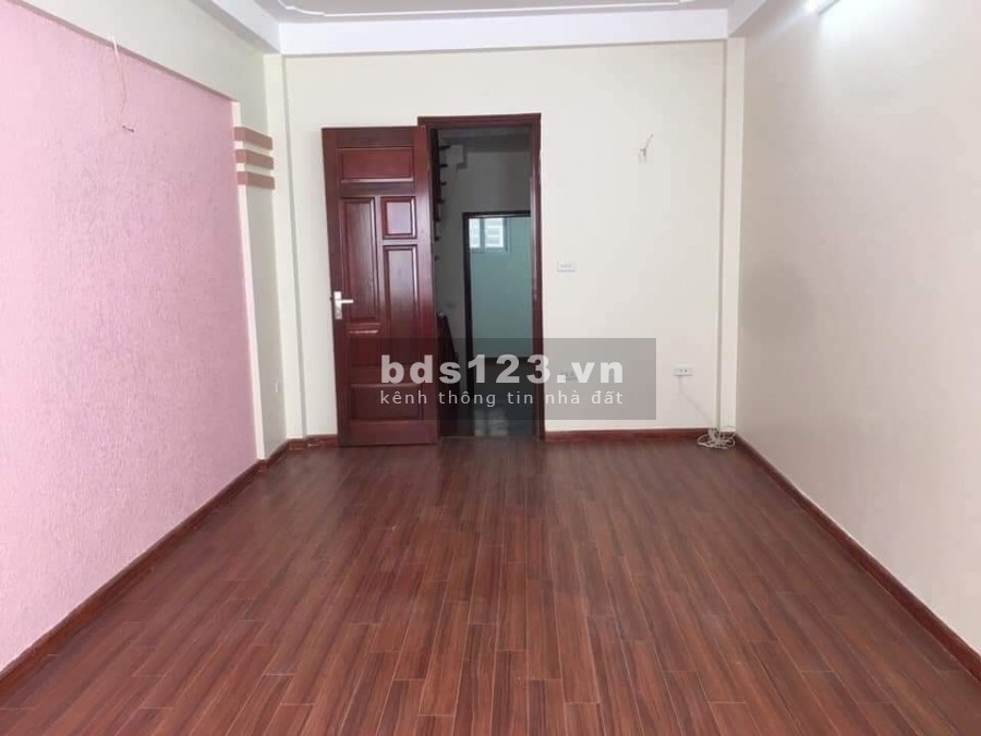Bán nhà nở hậu siêu thoáng Hoàng Quốc Việt, Cầu Giấy 43m2 x 5 tầng, MT 3.4m, chỉ 5 tỷ, sẵn ở ngay
