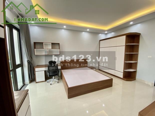 Bán gấp căn shophouse đã hoàn thiện nội thất kdt centa city Vsip Bắc Ninh giá vét đáy mùa dịch