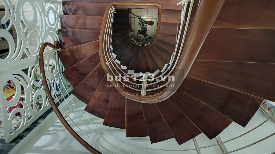 Bán nhà đẹp phân lô ô tô đỗ cửa Đền Lừ Quận Hoàng Mai, dt 60m2, 5 tầng, giá 8x tỷ, thương lượng