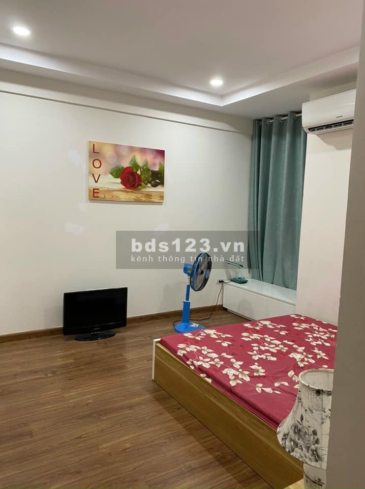 Bán nhà đẹp Tam Trinh, diện tích 30m2, 3 tầng, mặt tiền 3,4m, giá 2,3 tỷ. Sổ đỏ chính chủ