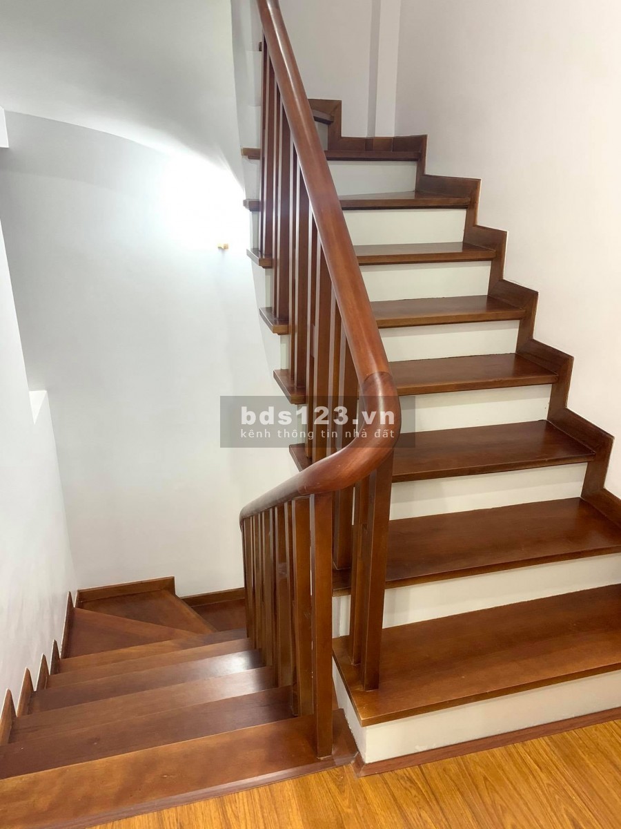 Bán nhà Lê Quang Đạo, Phú Đô, dân trí cao nội thất đỉnh diện tích 36m2 5 tầng giá 3.1 tỷ