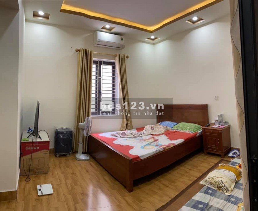 Bán nhà 4 tầng ngõ Nguyễn Bình, Ngô Quyền oto đỗ cửa, giá bán 4.6 tỷ, thoả thuận, hướng tốt