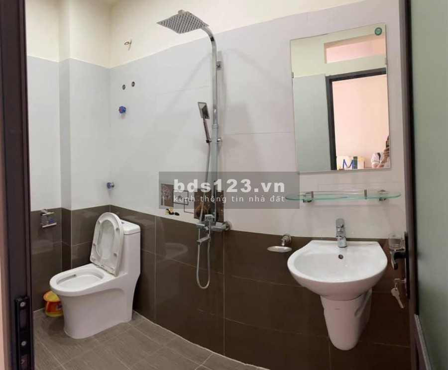 Bán nhà 4 tầng ngõ Nguyễn Bình, Ngô Quyền oto đỗ cửa, giá bán 4.6 tỷ, thoả thuận, hướng tốt