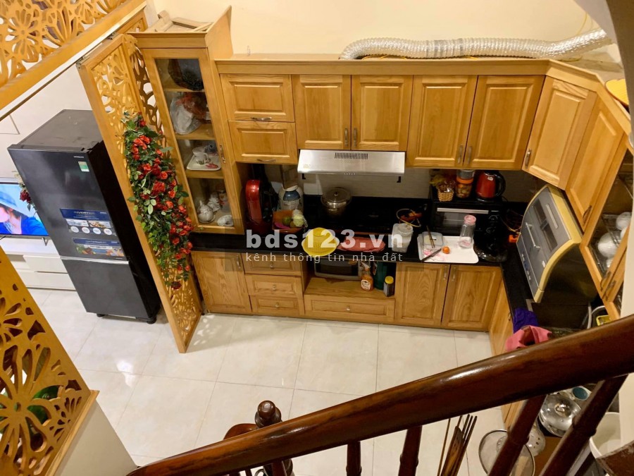 Bán nhà Nguyễn Hoàng Tôn, hàng xóm khu đô thị Ciputra đẳng cấp sống, dt 34m2, giá 2.5 tỷ