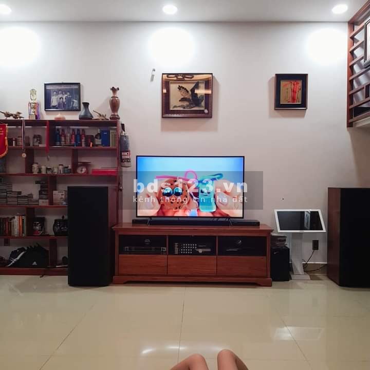 Siêu phẩm biệt thự, ngang độc lạ 12m, tặng NT hơn 6 tỷ, Dương Quảng Hàm, giá bán 27 tỷ