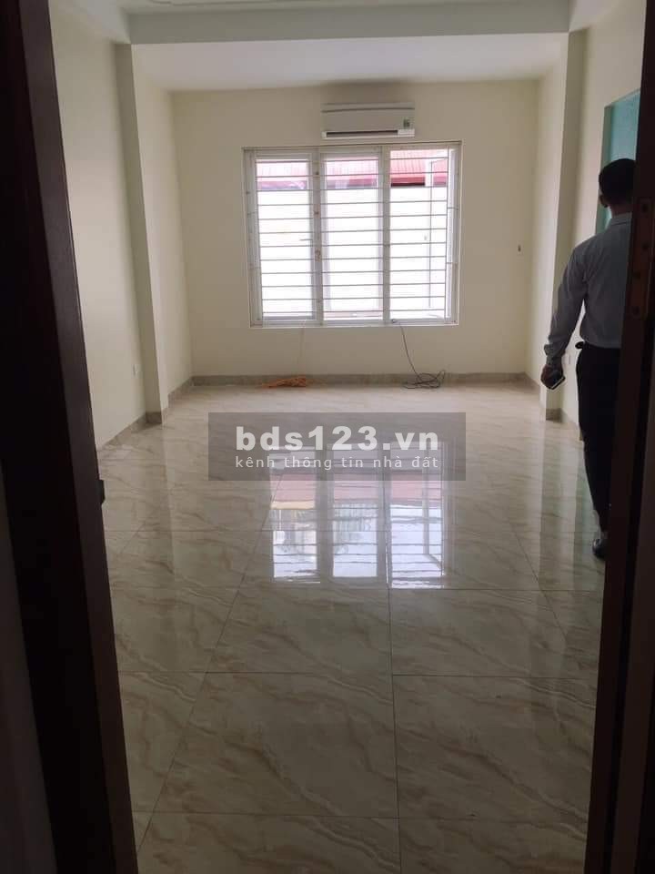 Bán nhà nở hậu siêu thoáng Hoàng Quốc Việt, Cầu Giấy 43m2 x 5 tầng, MT 3.4m, chỉ 5 tỷ, sẵn ở ngay