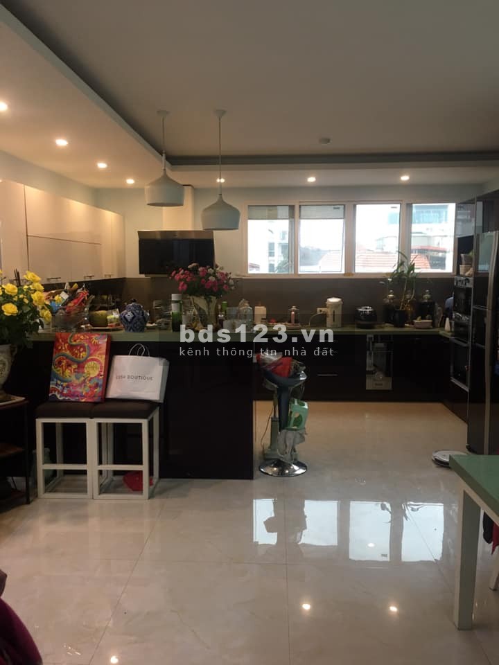 Siêu phẩm phân lô ô tô Hoàng Cầu, Đống Đa, 6 tầng kinh doanh, dt 75m2, mt 5m, chỉ 19.3 tỷ