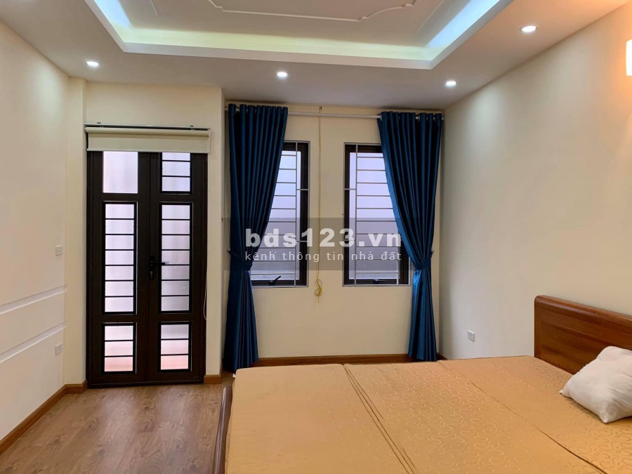 Bán nhà Nguyễn Hoàng Tôn, hàng xóm khu đô thị Ciputra đẳng cấp sống, dt 34m2, giá 2.5 tỷ