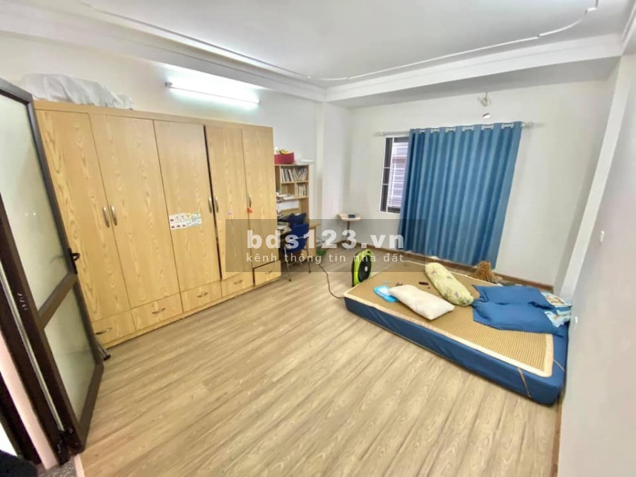 Nhà đẹp ở luôn Vương Thừa Vũ diện tích sử dụng 48m2 đúc 5 tầng giá bán 4.3 tỷ, lhcc