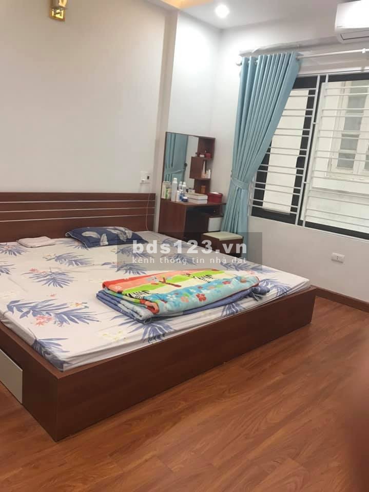 Bán nhà nguyên căn Mỹ Đình, ngõ đua xe ba gác, diện tích 38m2, 5 tầng đúc, giá 3.bé xíu tỷ