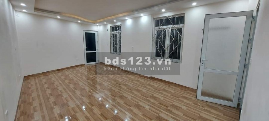 Bán nhà Minh Khai ngõ ô tô gần phố nhà đẹp, đúc kiên cố 5 tầng, pháp lí chuẩn, mt 5.5m
