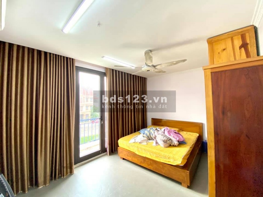 Bán nhà Nguyễn Văn Cừ ngõ ô tô vào nhà nhà nguyên đẹp lô góc gần phố, sổ sẵn chính chủ