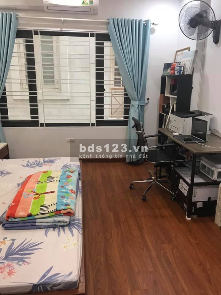 Bán nhà nguyên căn Mỹ Đình, ngõ đua xe ba gác, diện tích 38m2, 5 tầng đúc, giá 3.bé xíu tỷ